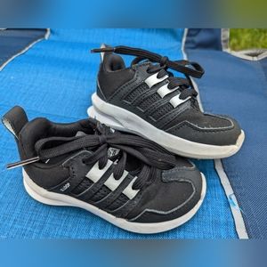 Adidas boys toddler shoes size 5k